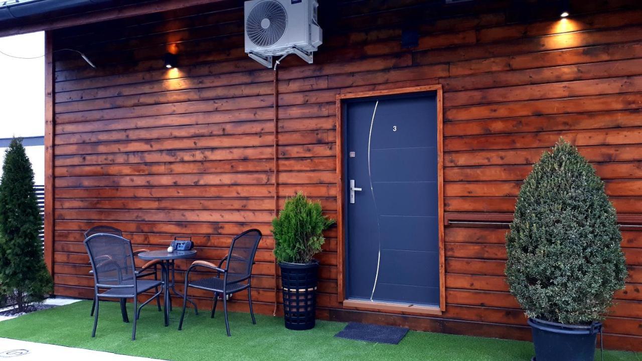 Penzion Florens, Nesvady エクステリア 写真